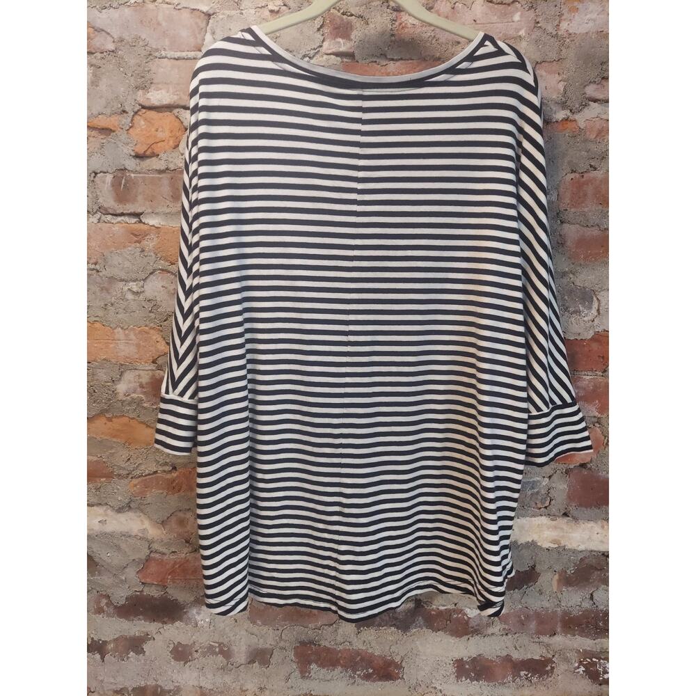 Boutique Plus Womens 1X Striped V Neck Criss Cross Knit Top Black White - Picture 3 of 3